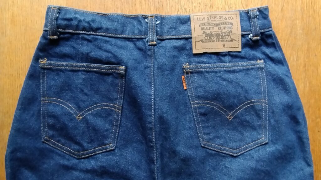 Riflová sukňa Levi's